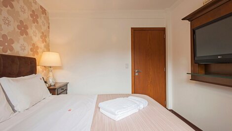 Bosque das Azaleias 29 - 1 bedroom, sleeps 4, next to Lago Negro