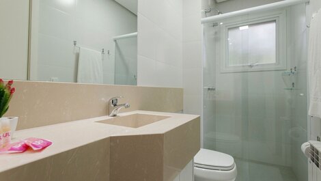 Loft Gramado 101: 2 suítes, 6 pax, a poucos metros da Rua Coberta