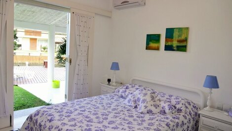 Beautiful house with six suites, in a privileged location in Angra...