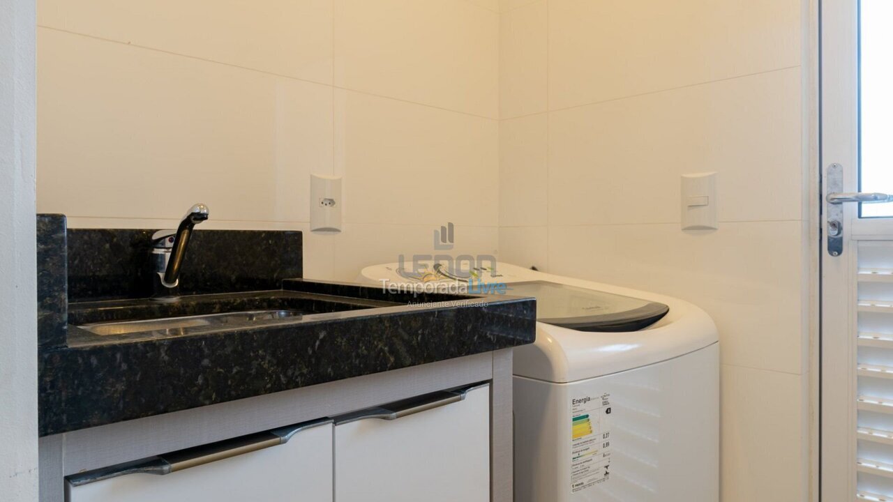 Apartamento para aluguel de temporada em Bombinhas (Canto Grande)