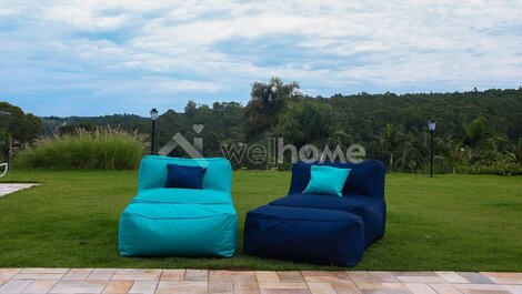 Sitio com piscina, área gourmet e beach tennis