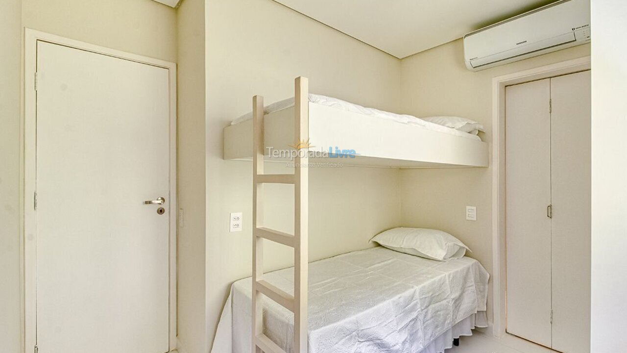 Apartment for vacation rental in São Sebastião (Camburizinho)