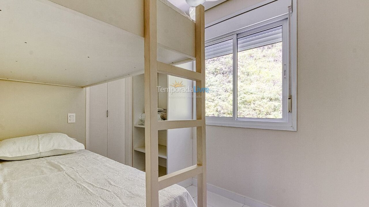 Apartment for vacation rental in São Sebastião (Camburizinho)