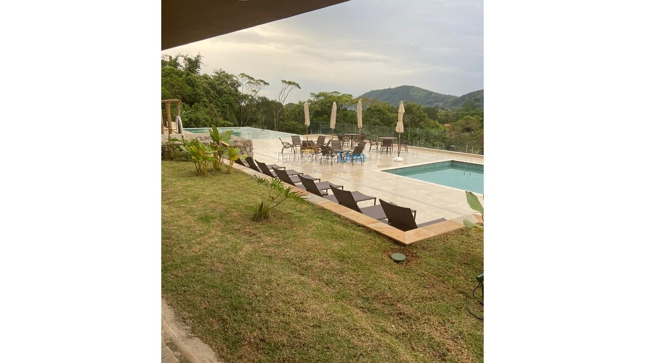 Apartment for vacation rental in São Sebastião (Camburizinho)