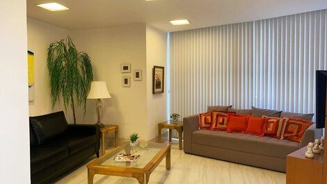 Apartamento Sofisticado com 3/4 no Forte de Copacabana - RJ