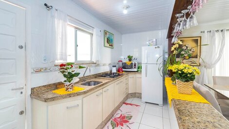 035B- Beautiful 3 bedroom house for 8 people, close to the Sea in Bombas