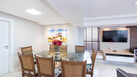 Beautiful Penthouse 4 Sea View Suites, for up to 12 people in Bombinhas