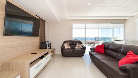 Beautiful Penthouse 4 Sea View Suites, for up to 12 people in Bombinhas