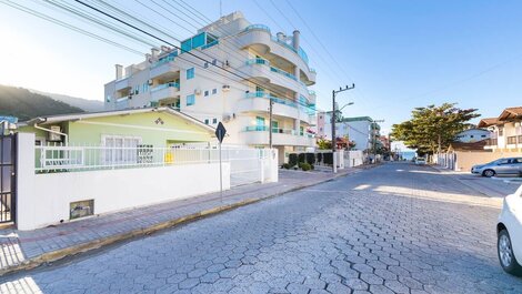 035B- Hermosa casa de 3 dormitorios para 8 personas, cerca del mar en Bombas