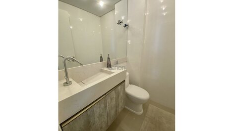Beautiful apartment with 02 suites and sea views in Praia de...