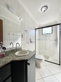 266 - Beautiful apartment with 3 bedrooms and sea views in Bombas on Avenida