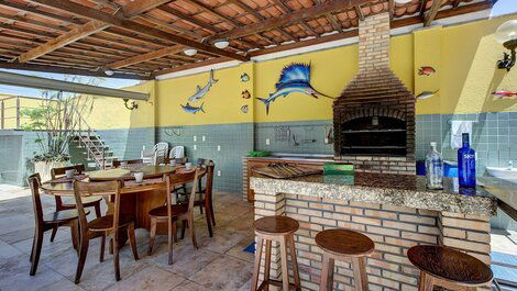 Casa das Andorinhas com piscina na praia do Iguape 50m do mar por...