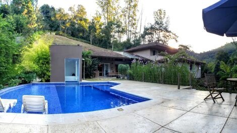 Beautiful house with 5 suites, in the best condominium in Serra - Araras