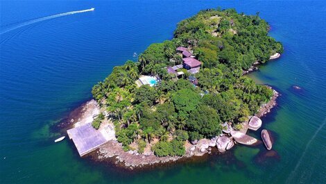 Hermosa isla privada con cinco espaciosas suites