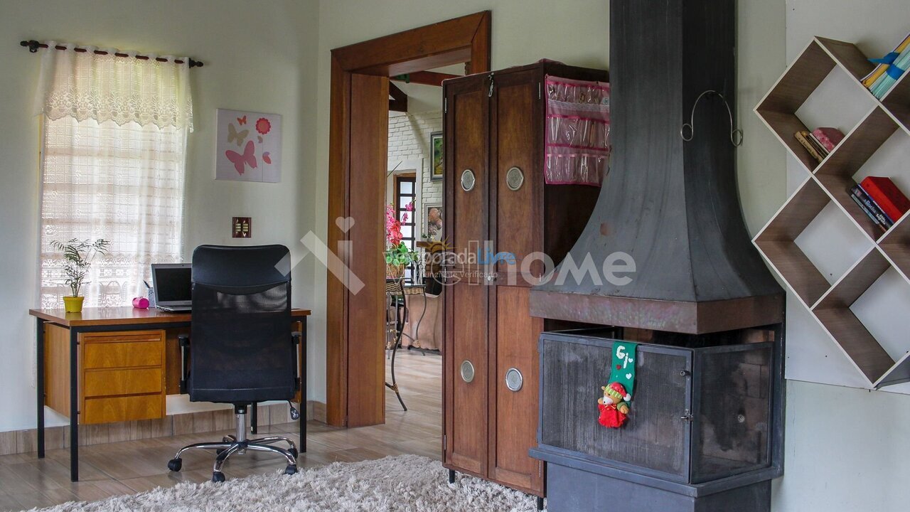 Casa para alquiler de vacaciones em Valinhos (Chácaras Alpinas)