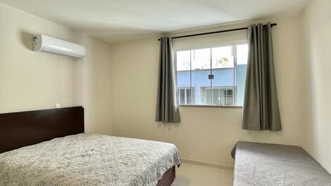 051 - Nicely decorated 2 bedroom apartment on Bombinhas beach...