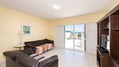04JR - Duplex Facing the Sea, 03 rooms for 8 people in Bombas
