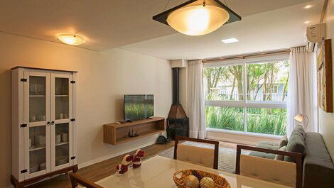 Terraneo 105 - 2 bedrooms, sleeps 8, next to Avenida das Hortênsias