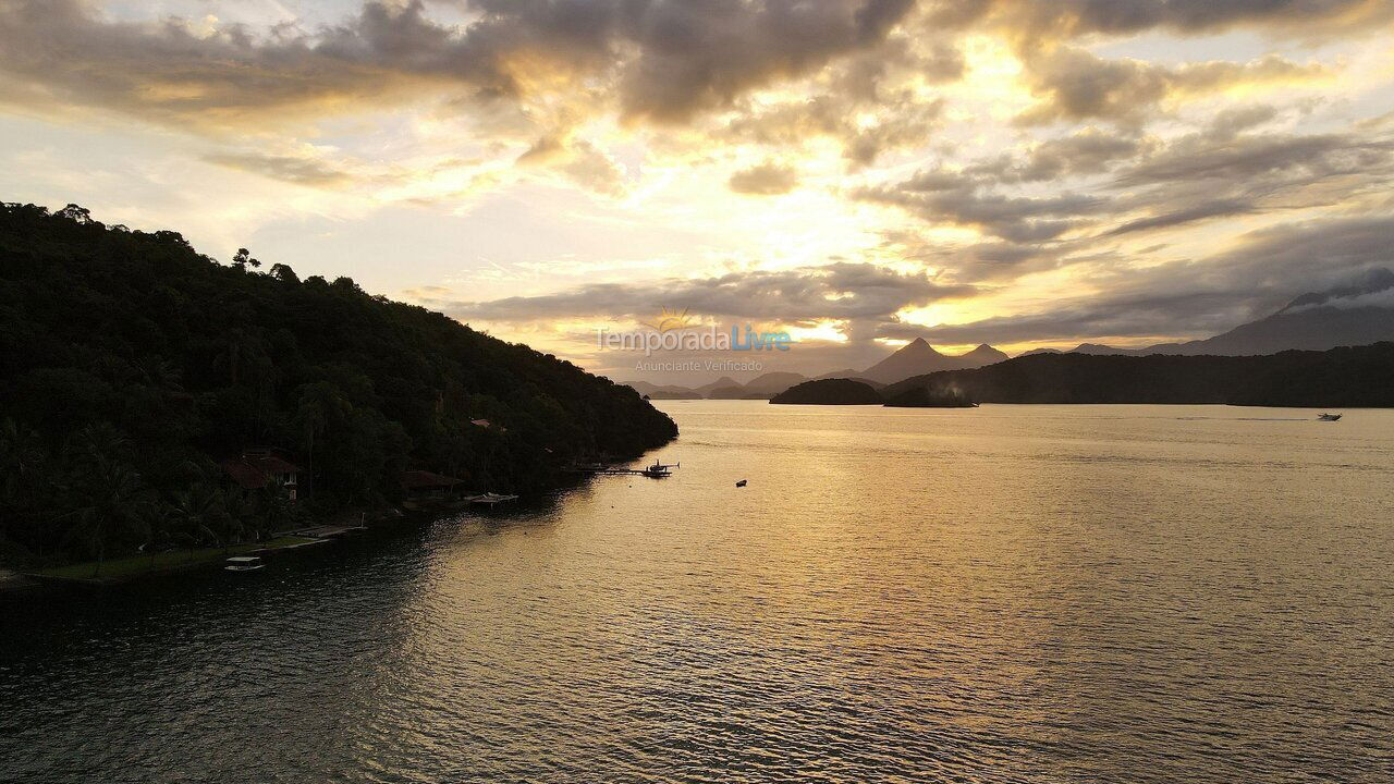 Casa para alquiler de vacaciones em Angra Dos Reis (Praia da Ribeira)