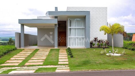 House in condominium with access to the Itaí dam