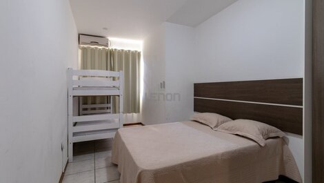 137 - Amplio piso de 4 dormitorios sobre la avenida con preciosas...