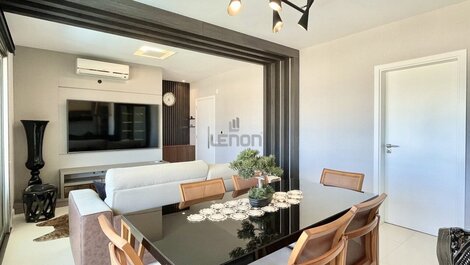 202 - Luxury apartment in the center of Bombinhas in a condominium...