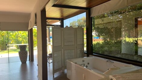 Beautiful house in Condominium, with five suites, located in Porto...