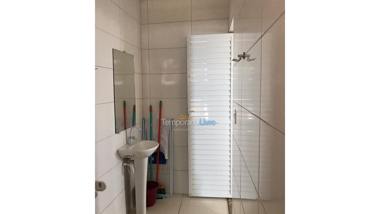 Apartamento para aluguel de temporada em Cabo Frio (Jardim Caiçara)