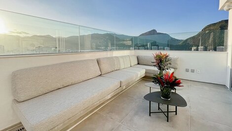 Triplex penthouse for the season in Ipanema