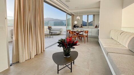 Triplex penthouse for the season in Ipanema