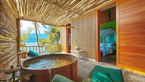 House with pool on a paradise island in Angra dos Reis for vacation