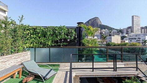 Cobertura triplex de luxo com piscina e vista para o mar no Leblon
