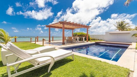 Splendid beachfront house in Jacumã for 15 people by Carpediem