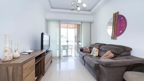 Beautiful Apartment with Sea View, 50 meters from the Beach!