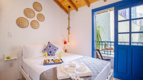 Charming Greek style studio great location 21