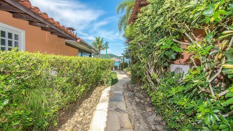 Beautiful house with three suites on the beach, in a condominium with...