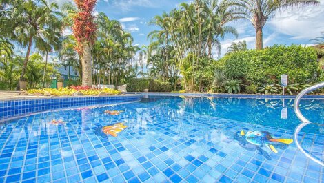 Beautiful house with three suites on the beach, in a condominium with...