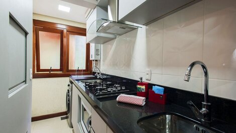 Villa 209 - 2 dormitórios, 10 pax, em Condomínio com piscina, junto...