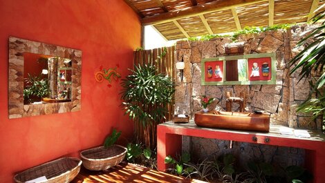 Linda casa com quatro suítes completíssima, em condomínio privativo