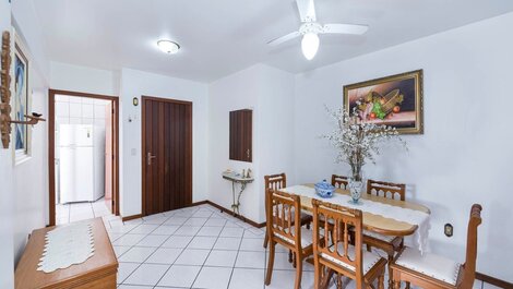 301M - Excelente apartamento 2 quartos com Vista ao Mar, para até 5...