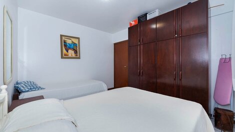 301M - Excelente apartamento 2 quartos com Vista ao Mar, para até 5...