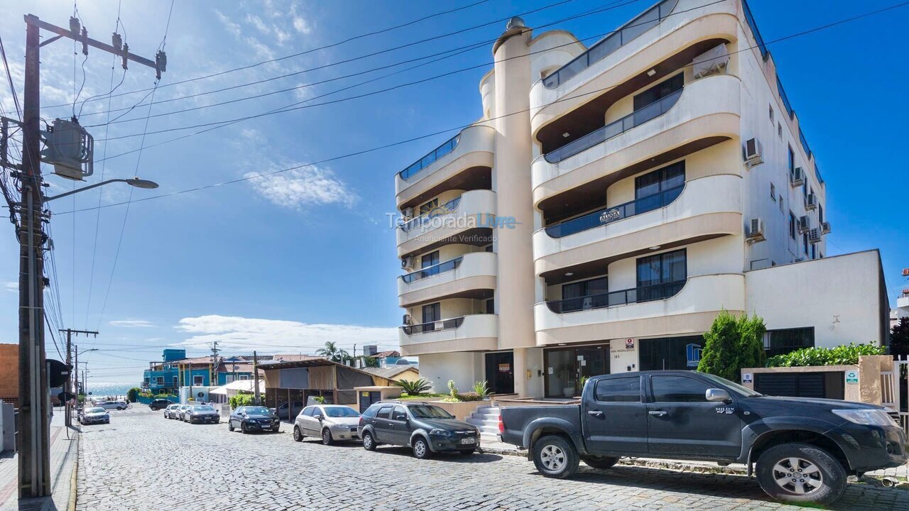 Apartamento para aluguel de temporada em Bombinhas (Praia de Bombas)