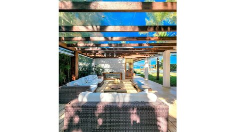 Hermosa casa con 4 suites, en la playa, en un condominio con seguridad las 24 horas