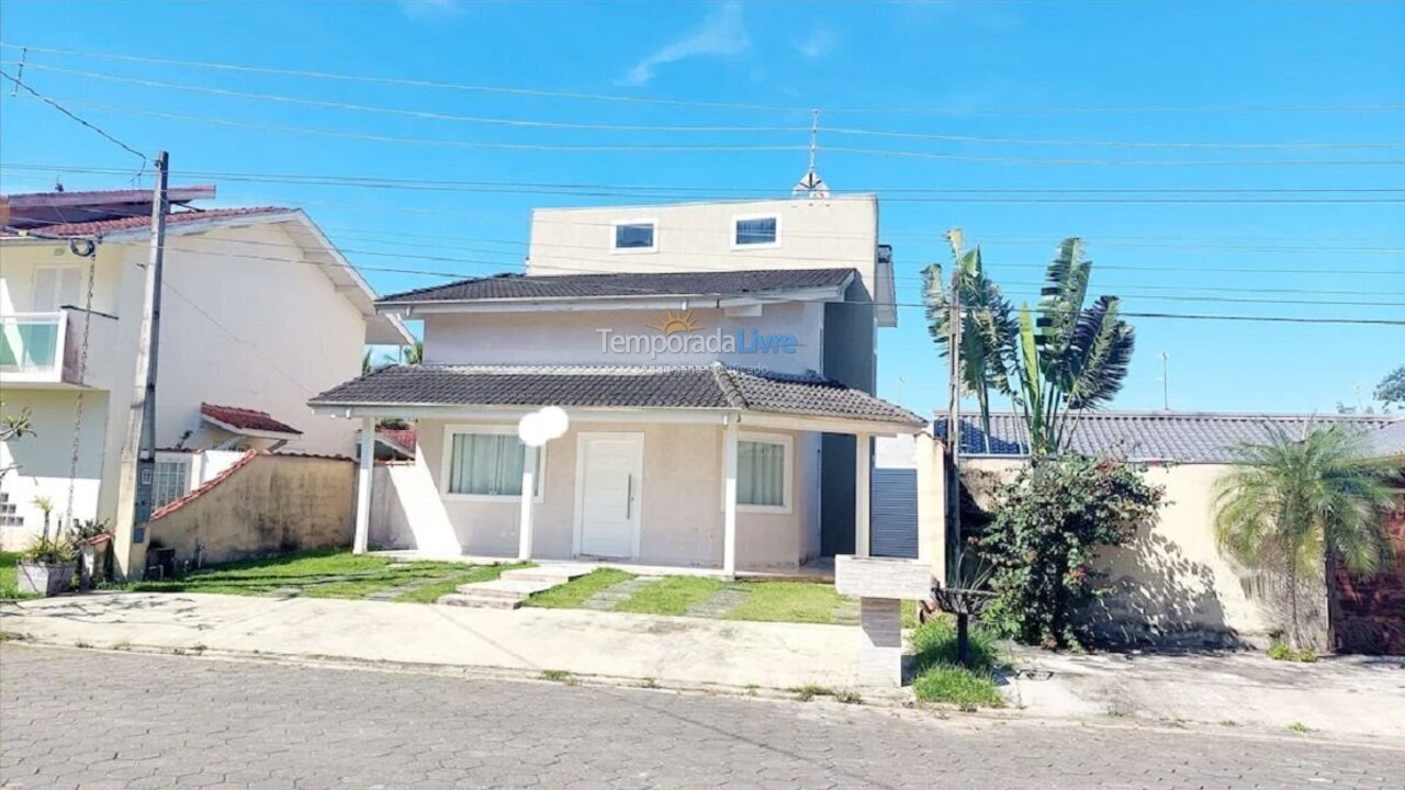 House for vacation rental in Caraguatatuba (Sp Praia de Massaguaçu)