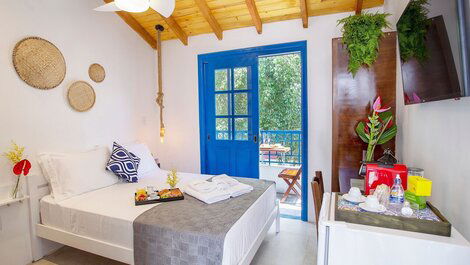 Charming Greek style studio great location 24