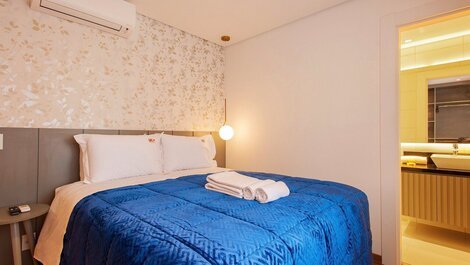 Orchids 208B - 2 suites, sleeps 10, at Borges de Medeiros