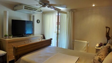 Beautiful Villa with seven suites, in great location