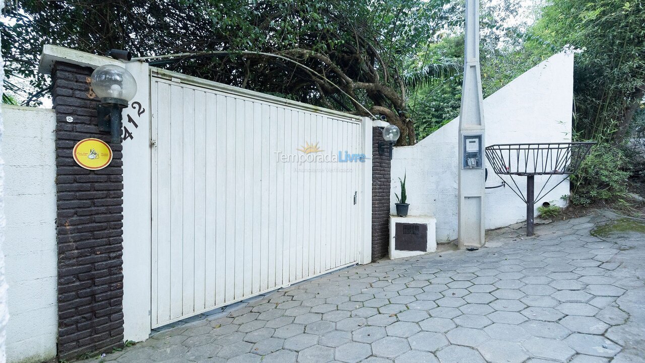 Casa para aluguel de temporada em Mairiporã (Condomínio Jardins 5 Lagos de Santa Maria)
