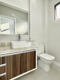 183 - Beautiful Penthouse with 3 Suites in Mariscal