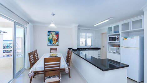 203MA - Excelente apartamento de 3 dormitórios à 70 metros do MAR...